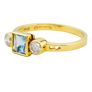 18ct gold Aquamarine / Diamond 3 stone Ring size O